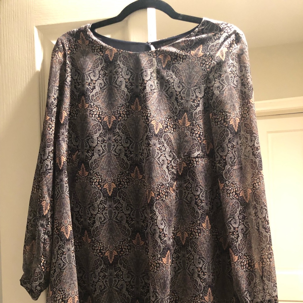 Astr flowy mini dress. Size XS. Pattern. Gently worn.